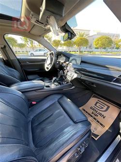 بی ئێم دەبڵیو X6